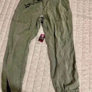 Zara Green Casual Pants